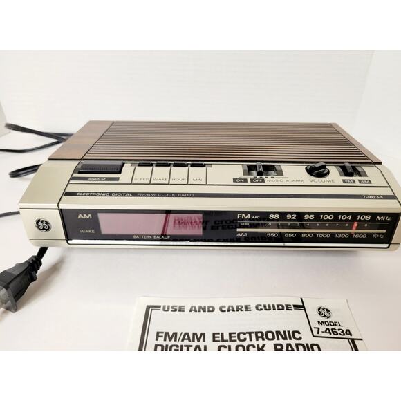 Vintage GE FM/AM Electronic‎ Digital Clock Radio Model 7-4634 + Original Manual - Picture 2 of 5
